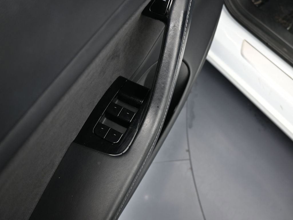 Used 2019 Tesla Model 3 Standard Range Plus image 14