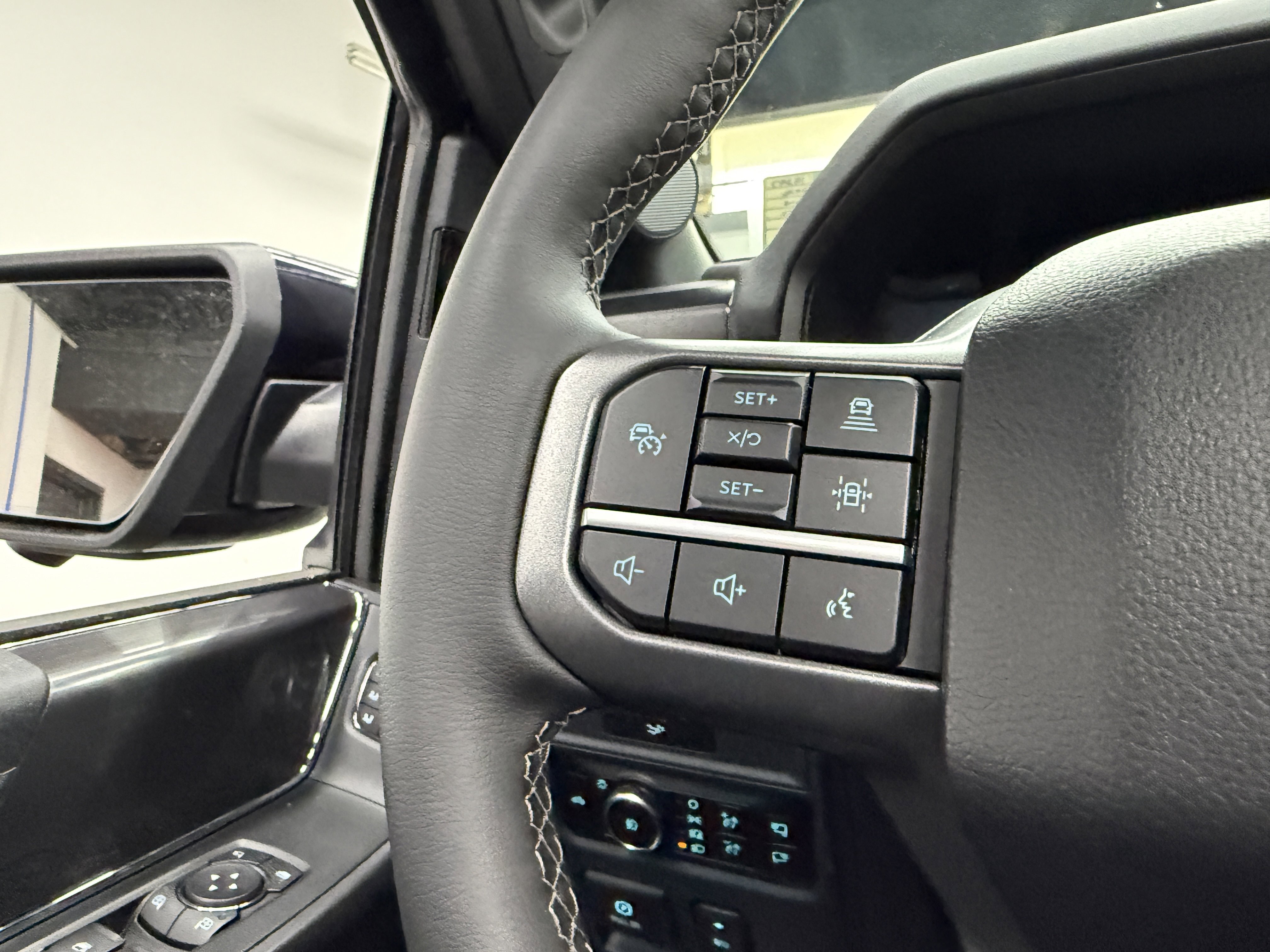 Used 2026 Ford F150 Lariat w/ Equipment Group 502A High AWD/4WD image 16
