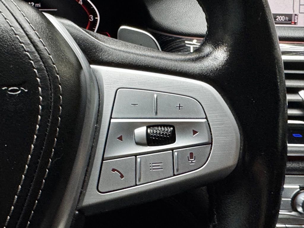 Used 2022 BMW 740i RWD image 29