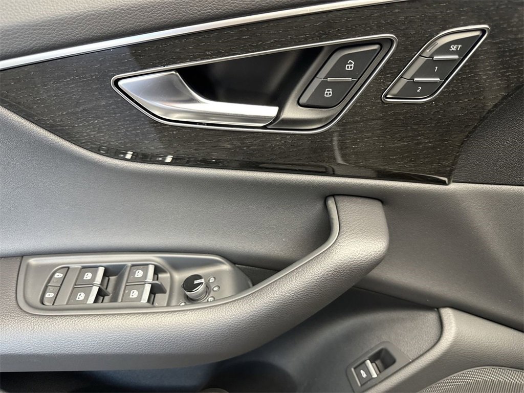 New 2025 Audi Q8 Premium image 13