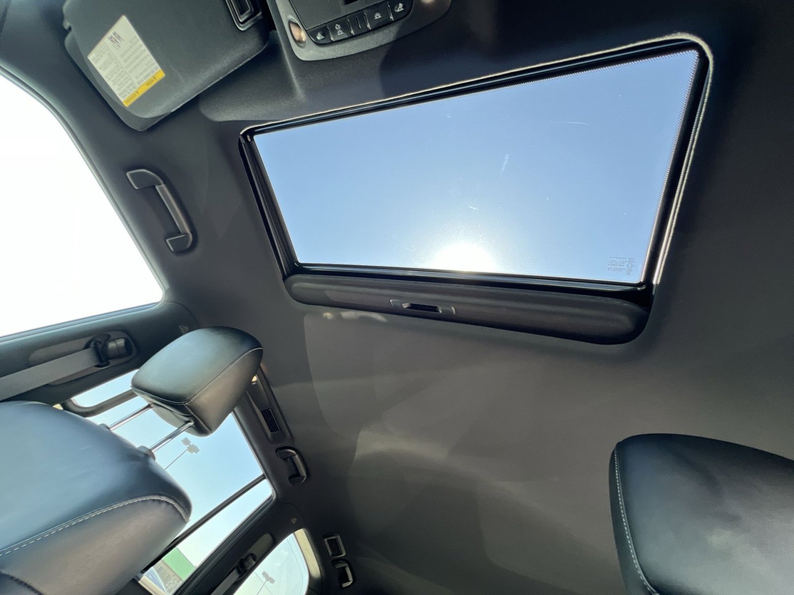 Used 2024 INFINITI QX80 Sensory w/ Cargo Package image 32