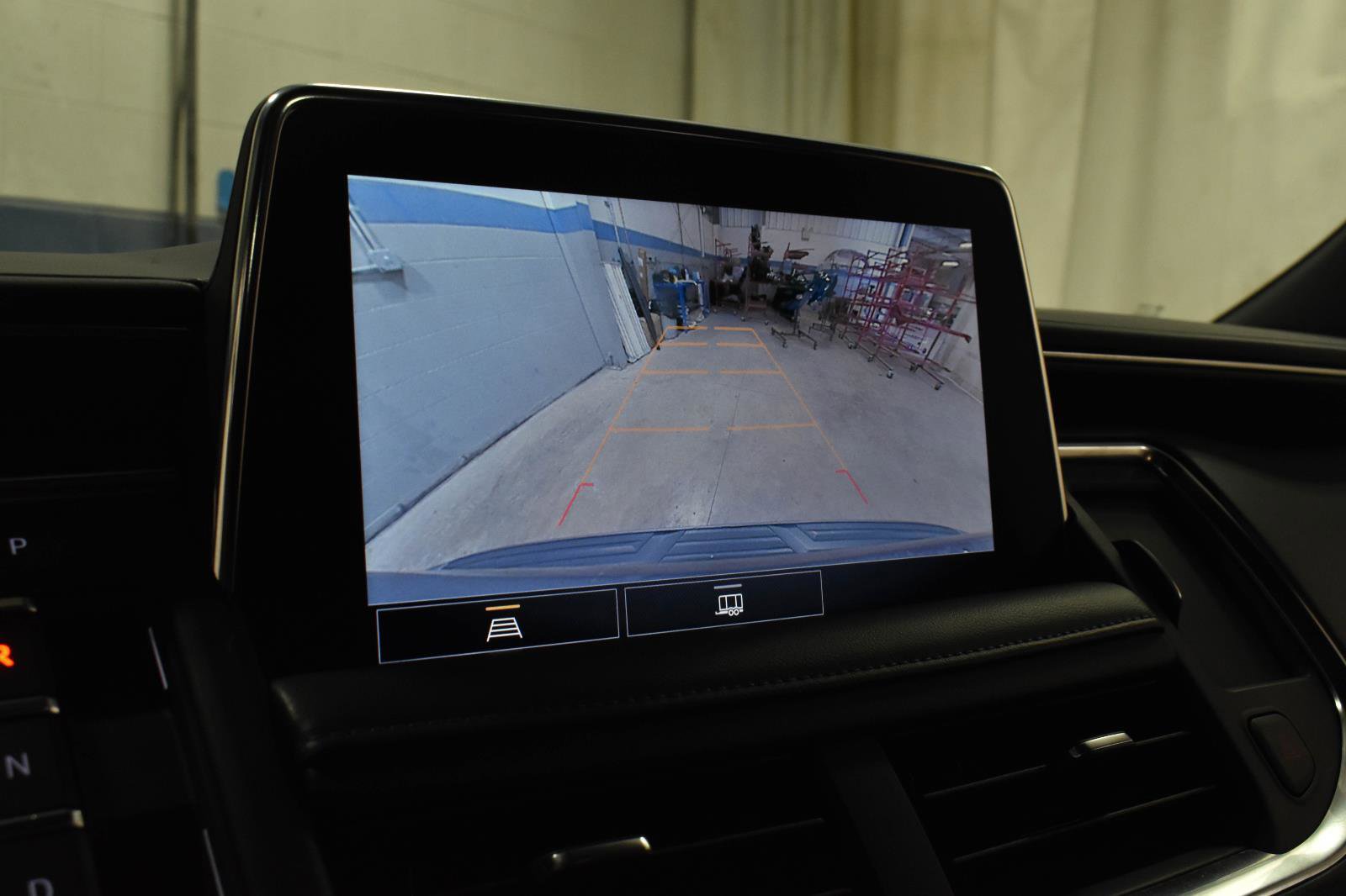 Used 2021 Chevrolet Tahoe Z71 AWD/4WD image 22