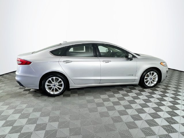 Used 2019 Ford Fusion SE FWD image 9