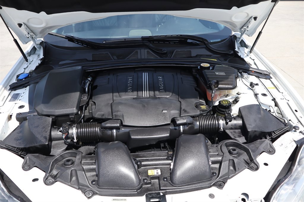 Used 2011 Jaguar XF RWD image 38