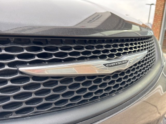 Used 2023 Chrysler Voyager LX image 7