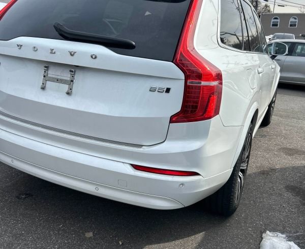 Used 2023 Volvo XC90 B5 Core w/ Climate Package image 3