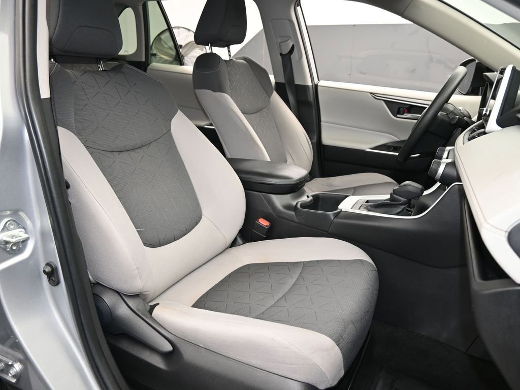 Used 2023 Toyota RAV4 XLE image 43