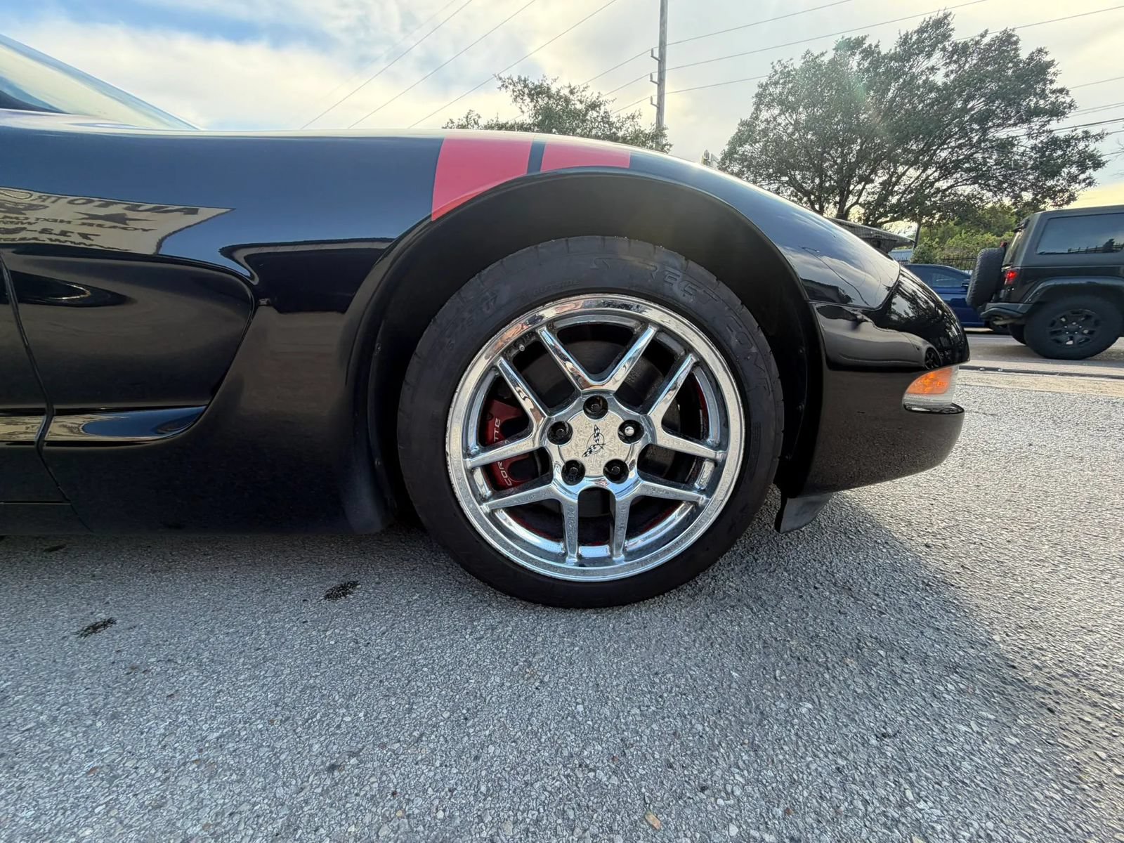 Used 1999 Chevrolet Corvette Coupe w/ Memory Pkg RWD image 31