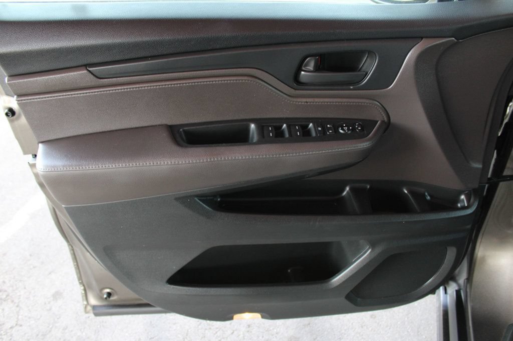 Used 2018 Honda Odyssey EX image 9