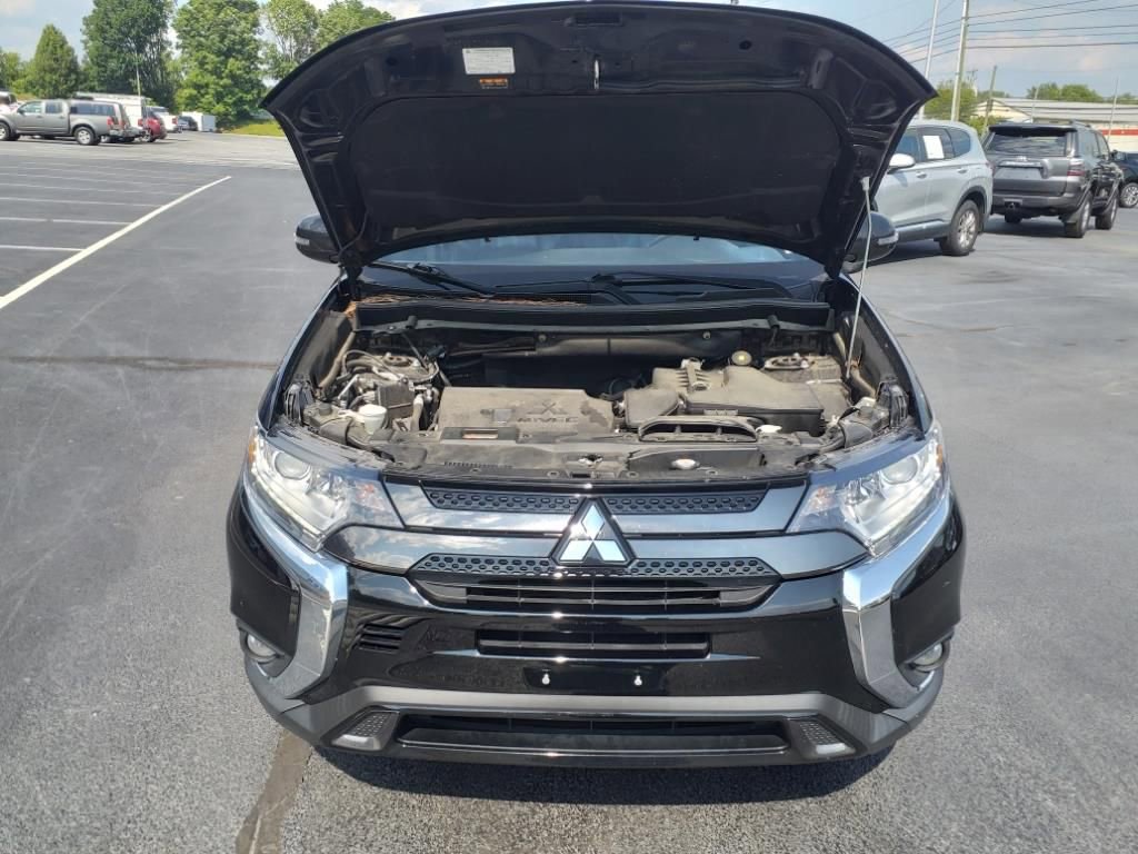 Used 2020 Mitsubishi Outlander LE image 28