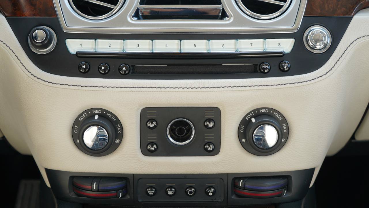 Used 2011 Rolls-Royce Ghost RWD image 73