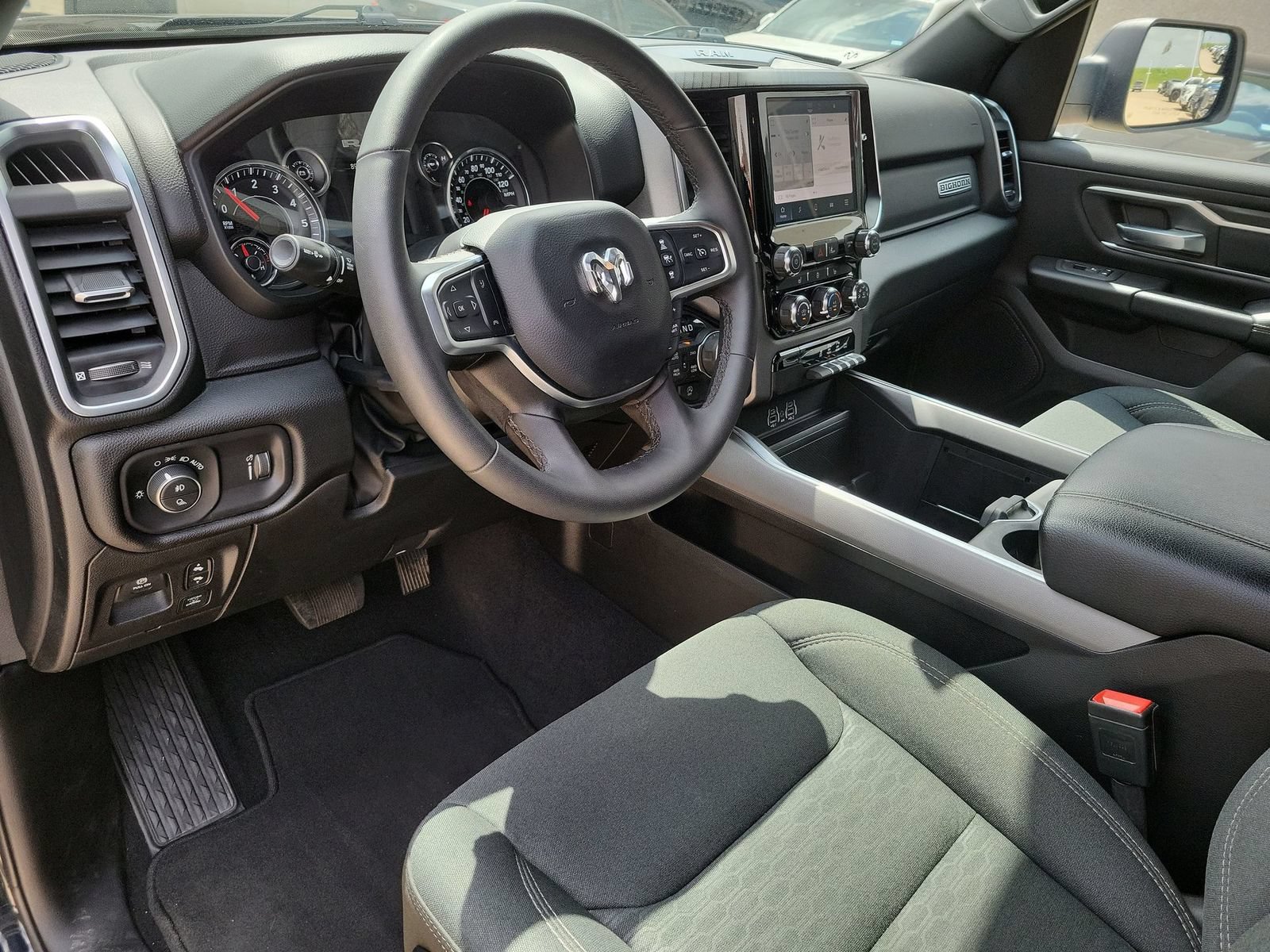 Used 2025 RAM 1500 Big Horn AWD/4WD image 10