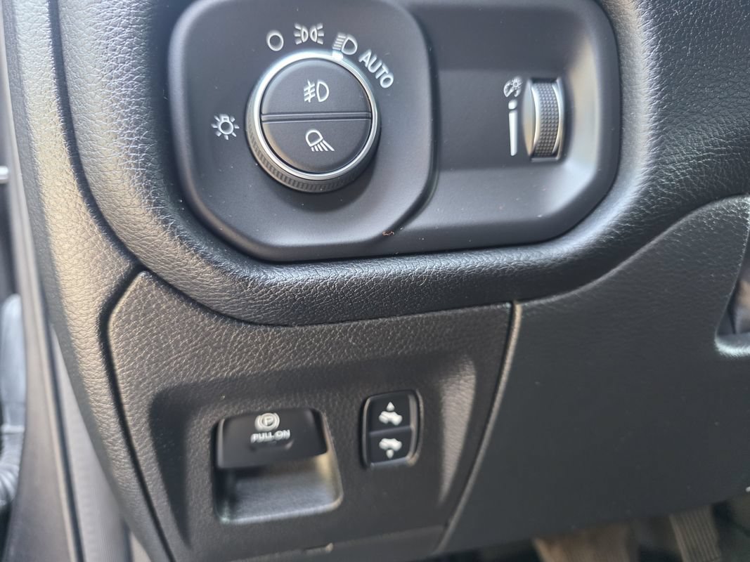 Used 2022 RAM 1500 Big Horn AWD/4WD image 14