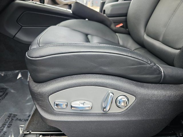 Used 2024 Porsche Macan image 31