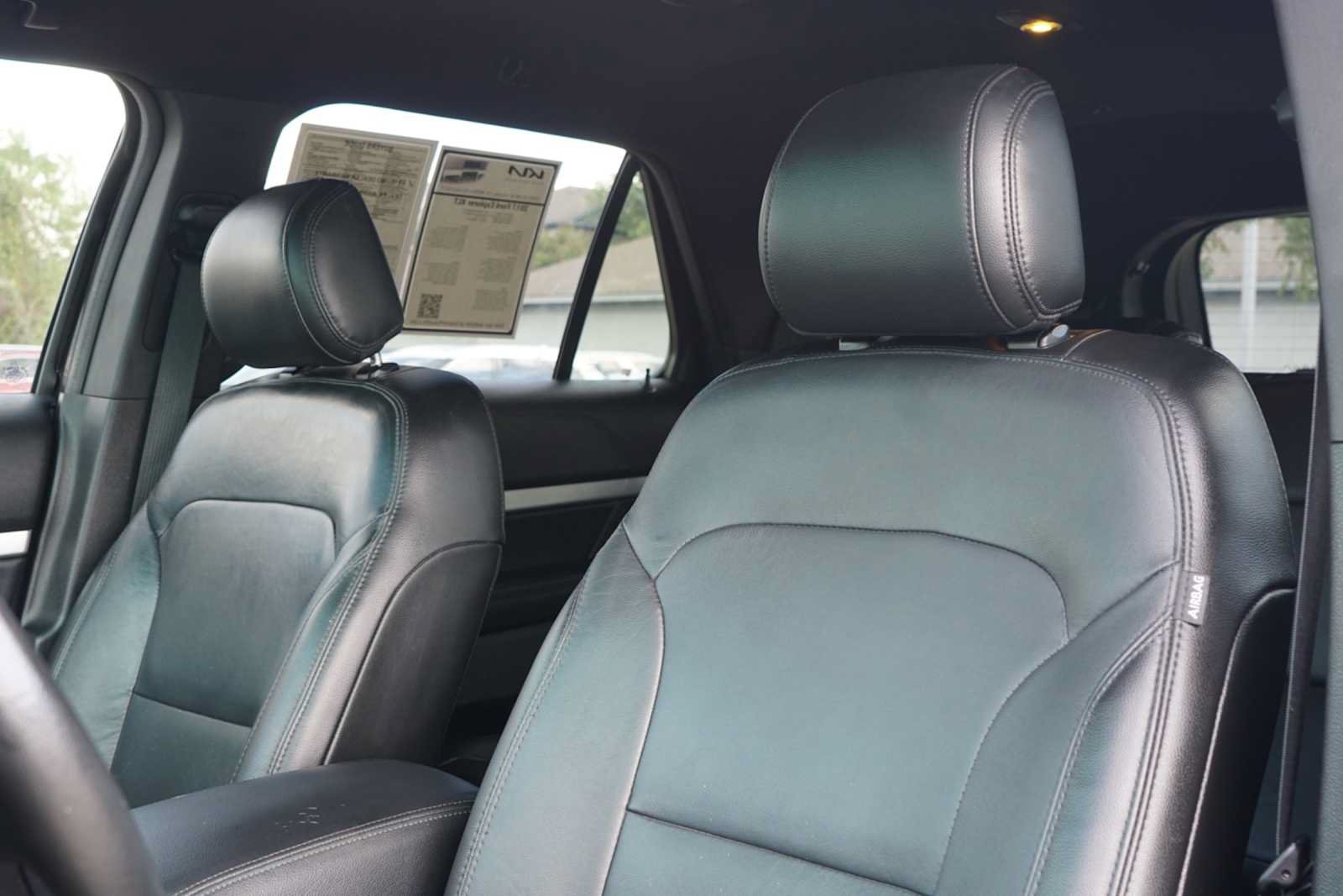 Used 2017 Ford Explorer XLT w/ Equipment Group 202A FWD image 9
