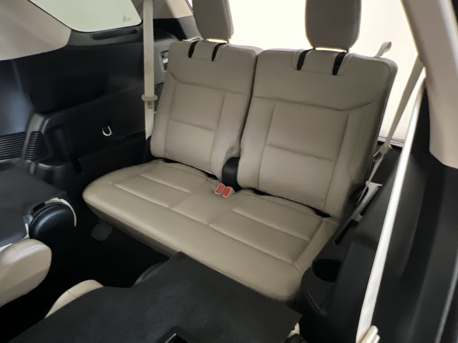 Used 2023 Ford Explorer XLT w/ Equipment Group 202A AWD/4WD image 24