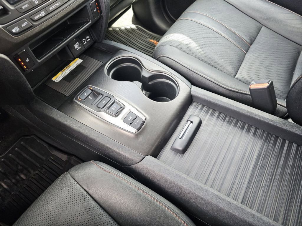 Used 2023 Honda Passport TrailSport image 32