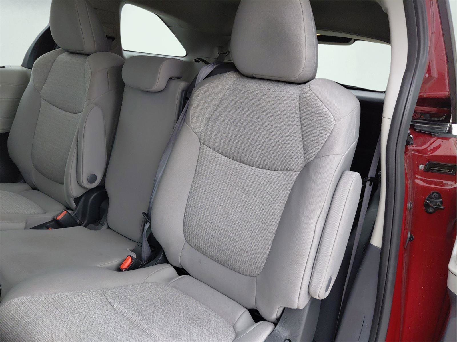 Used 2024 Toyota Sienna LE FWD image 13