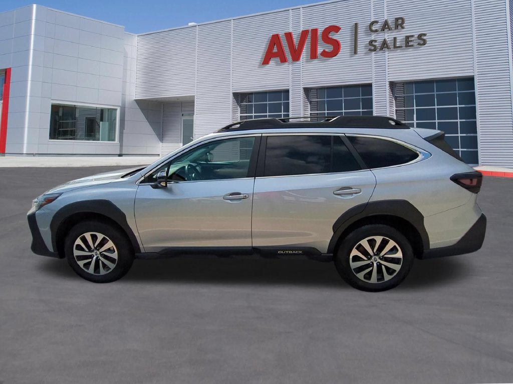 Used 2025 Subaru Outback Premium AWD/4WD image 10