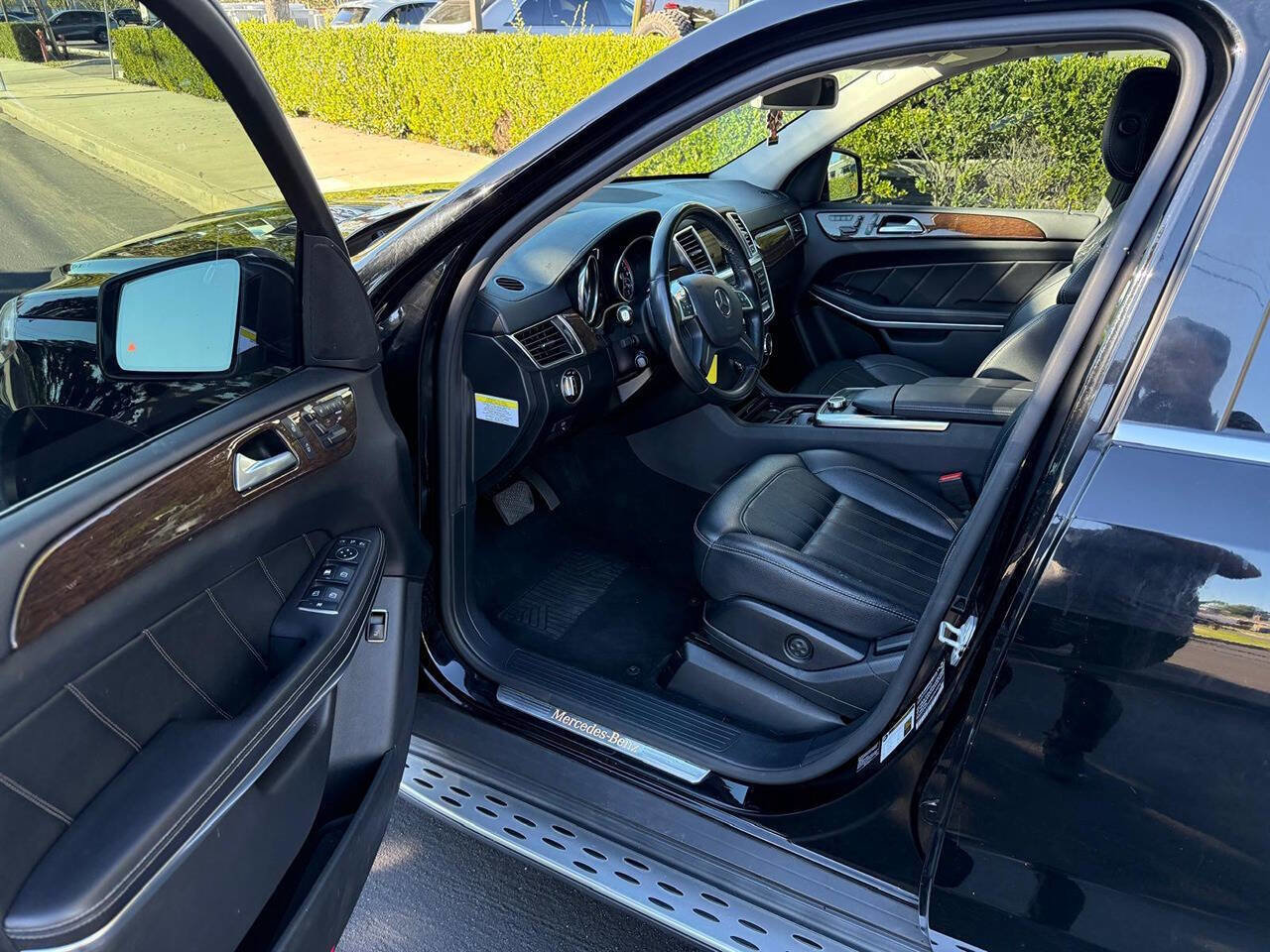 Used 2014 Mercedes-Benz GL 450 4MATIC w/ Lighting Package image 6