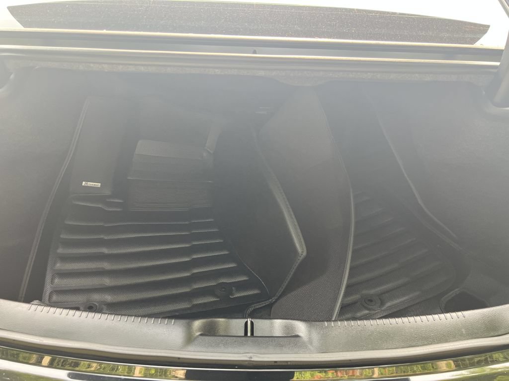 Certified 2023 Chrysler 300 Touring L w/ Safetytec Plus Group RWD image 17