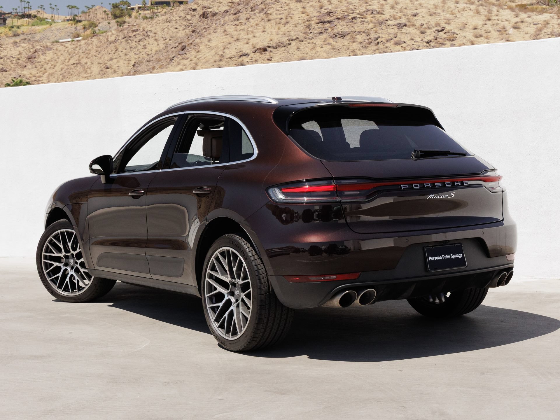Certified 2021 Porsche Macan S AWD/4WD image 3