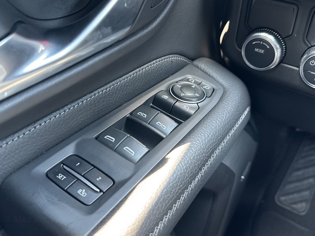Used 2022 GMC Yukon Denali RWD image 37