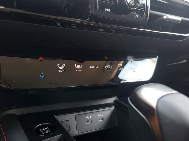 New 2025 Nissan Kicks SR w/ Illumination Package image 13