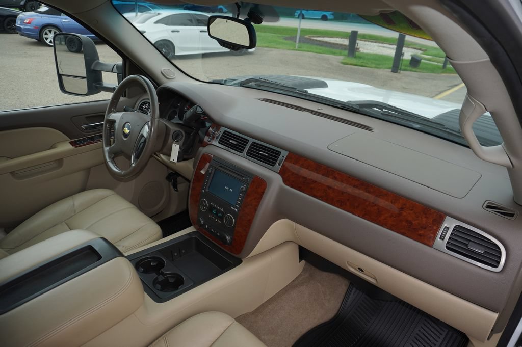 Used 2011 Chevrolet Silverado 3500 LTZ w/ LTZ Plus Package AWD/4WD image 27