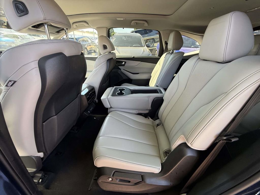 Used 2024 Acura MDX SH-AWD w/ Technology Package image 11
