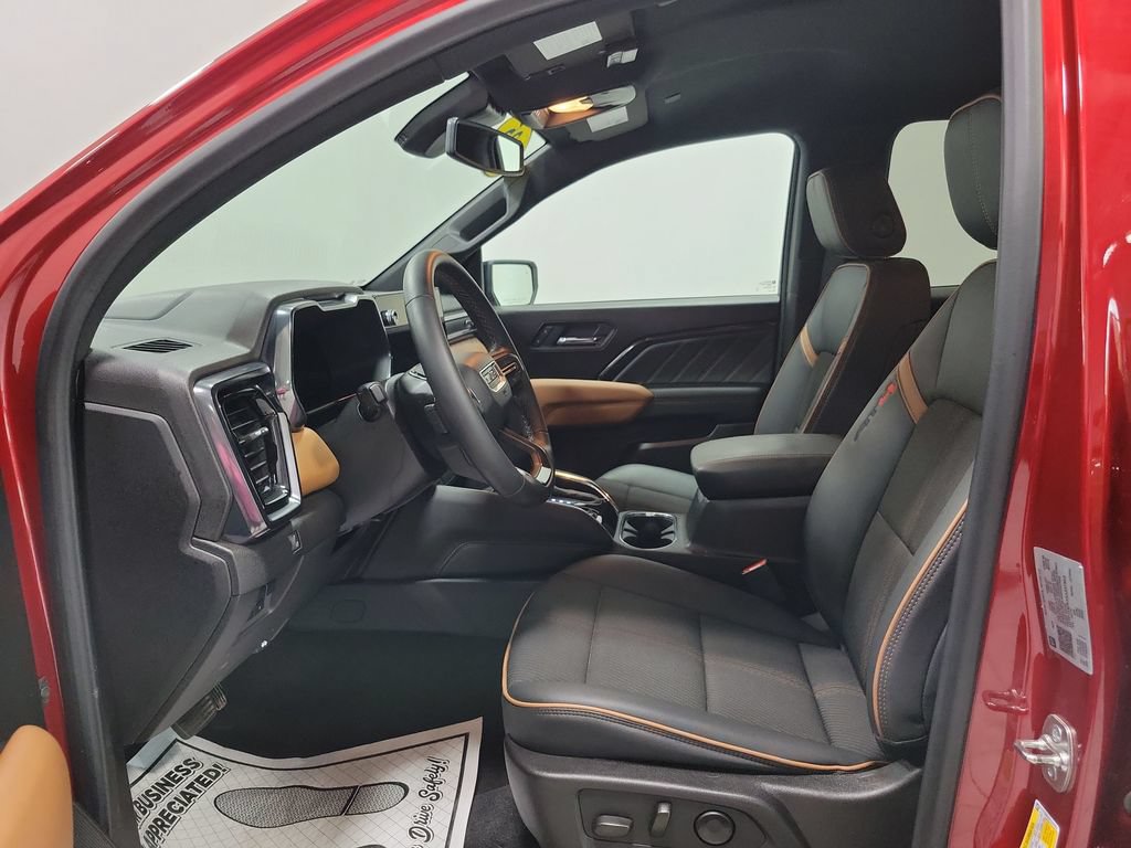 Used 2025 GMC Canyon AT4 w/ Nightfall Edition AWD/4WD image 2
