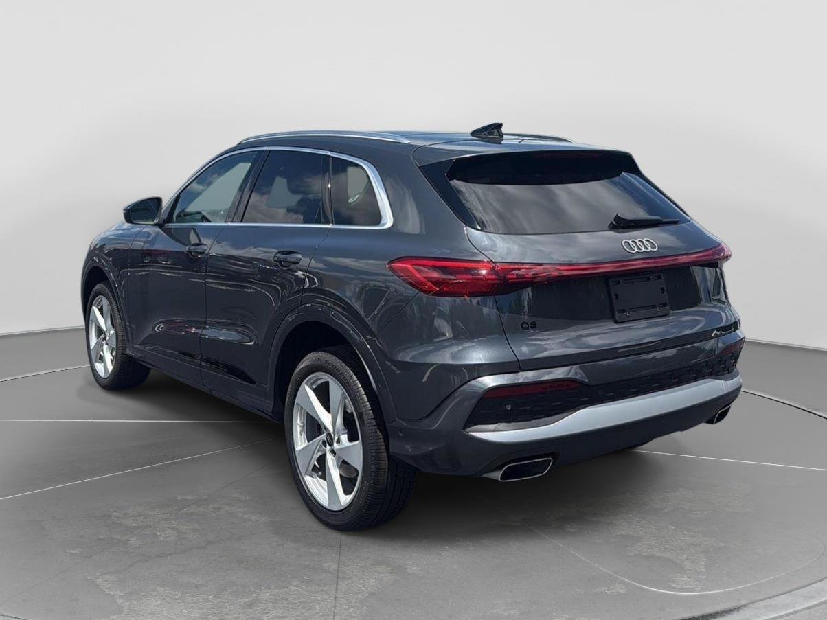 Used 2025 Audi Q5 Premium Plus w/ Premium Plus AWD/4WD image 3