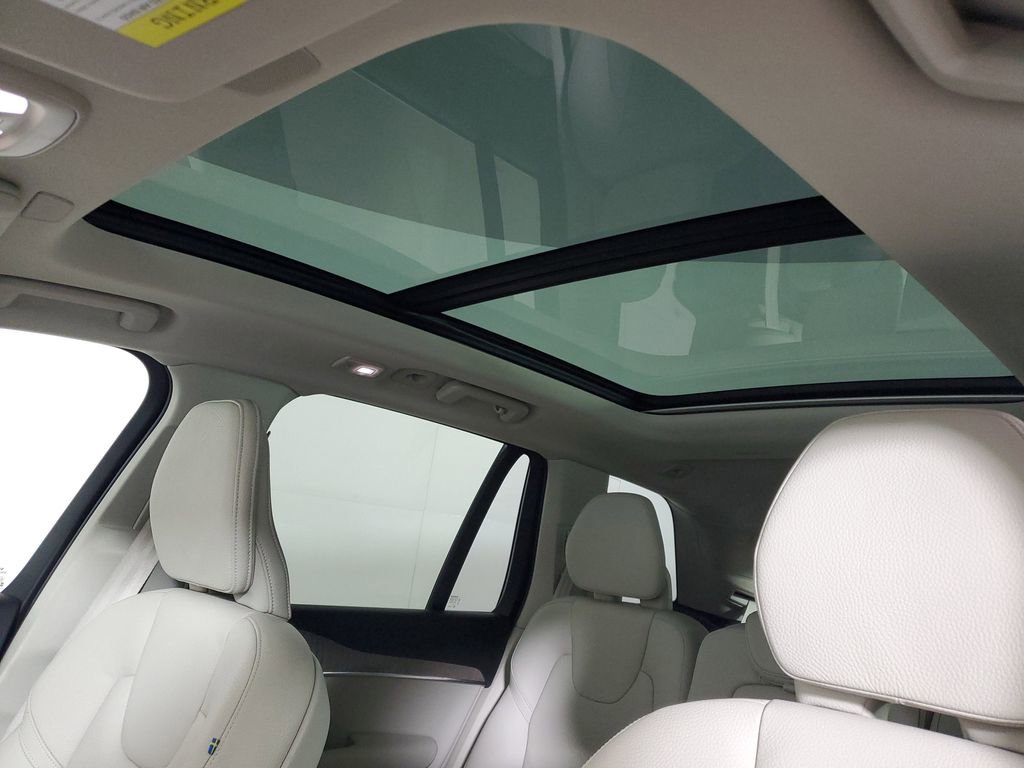 Certified 2023 Volvo XC90 B5 Plus w/ Protection Package Premier AWD/4WD image 24