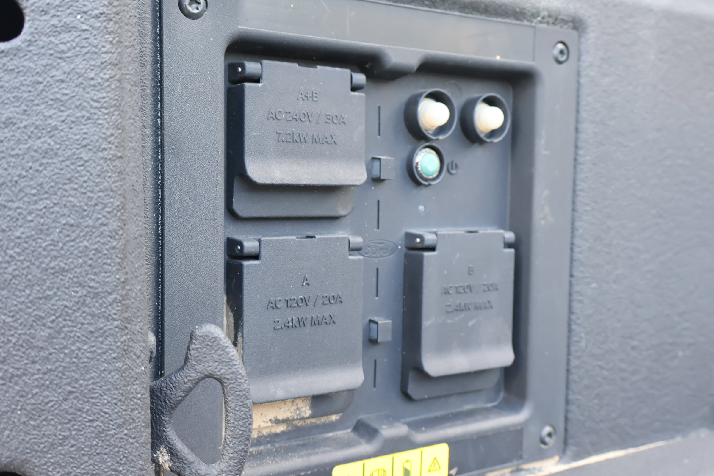 Used 2022 Ford F150 Lightning Pro image 20