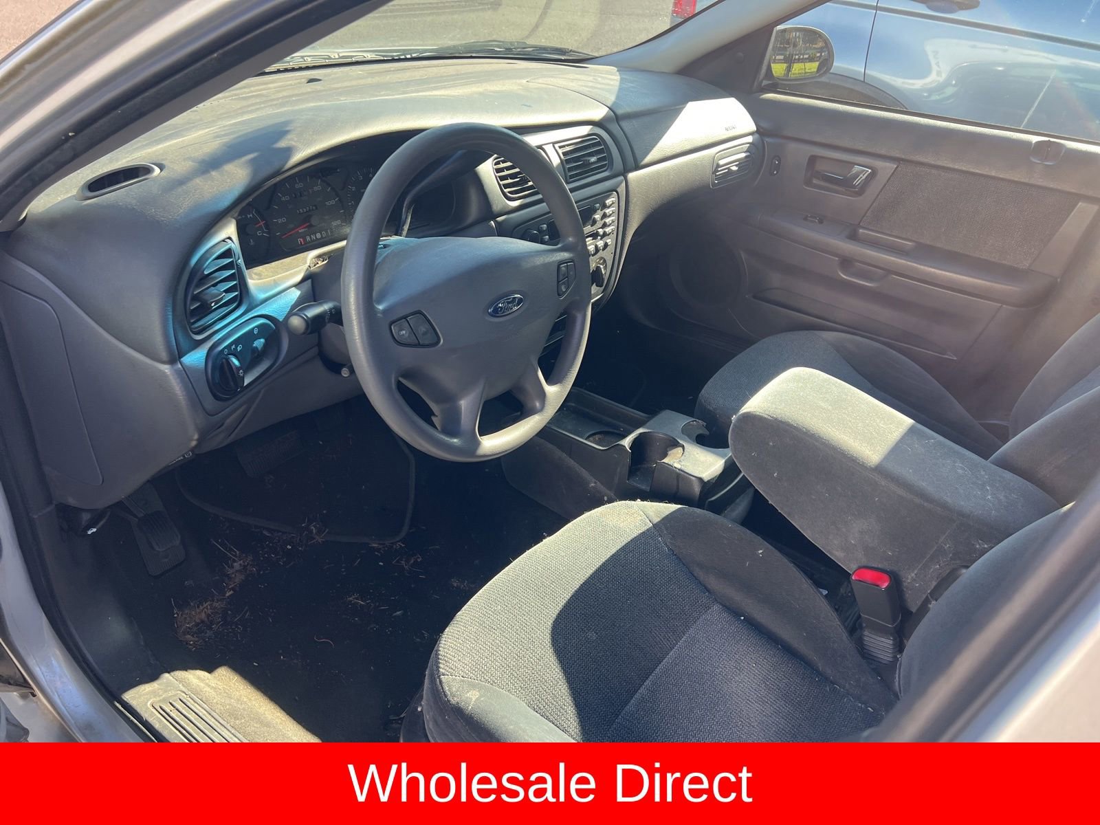 Used 2002 Ford Taurus SE image 2