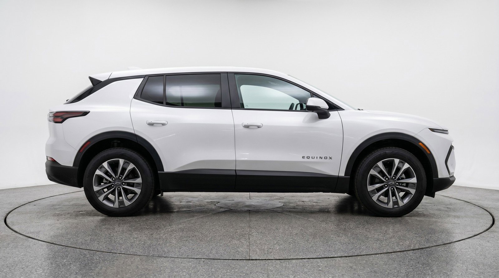 Used 2025 Chevrolet Equinox LT FWD image 11