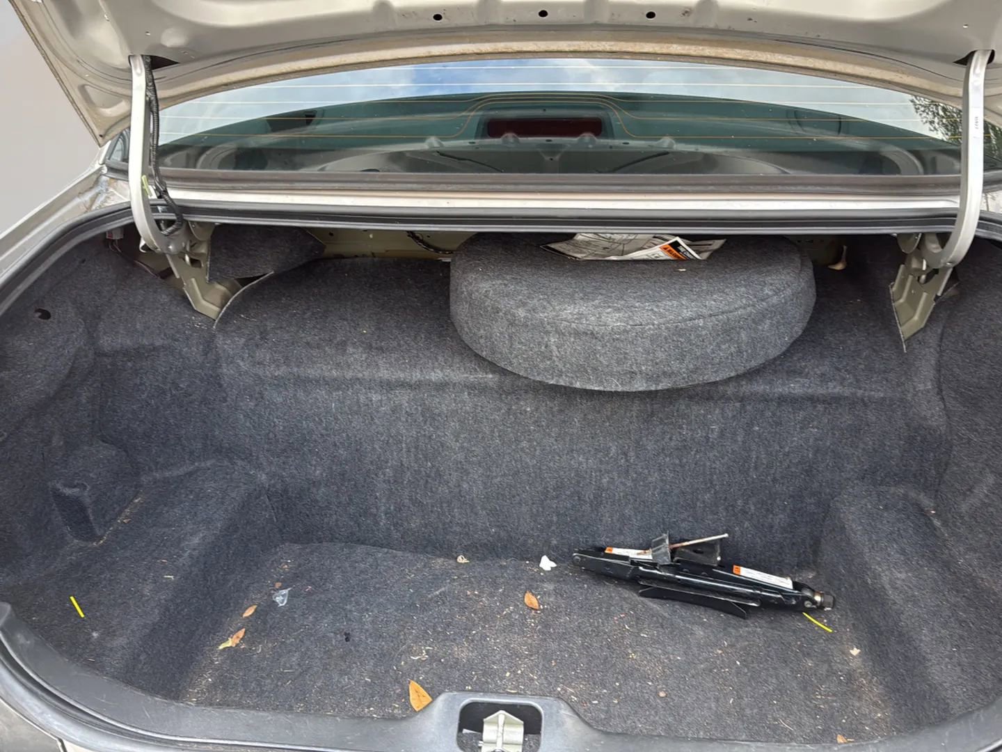 Used 2005 Mercury Grand Marquis LS image 18