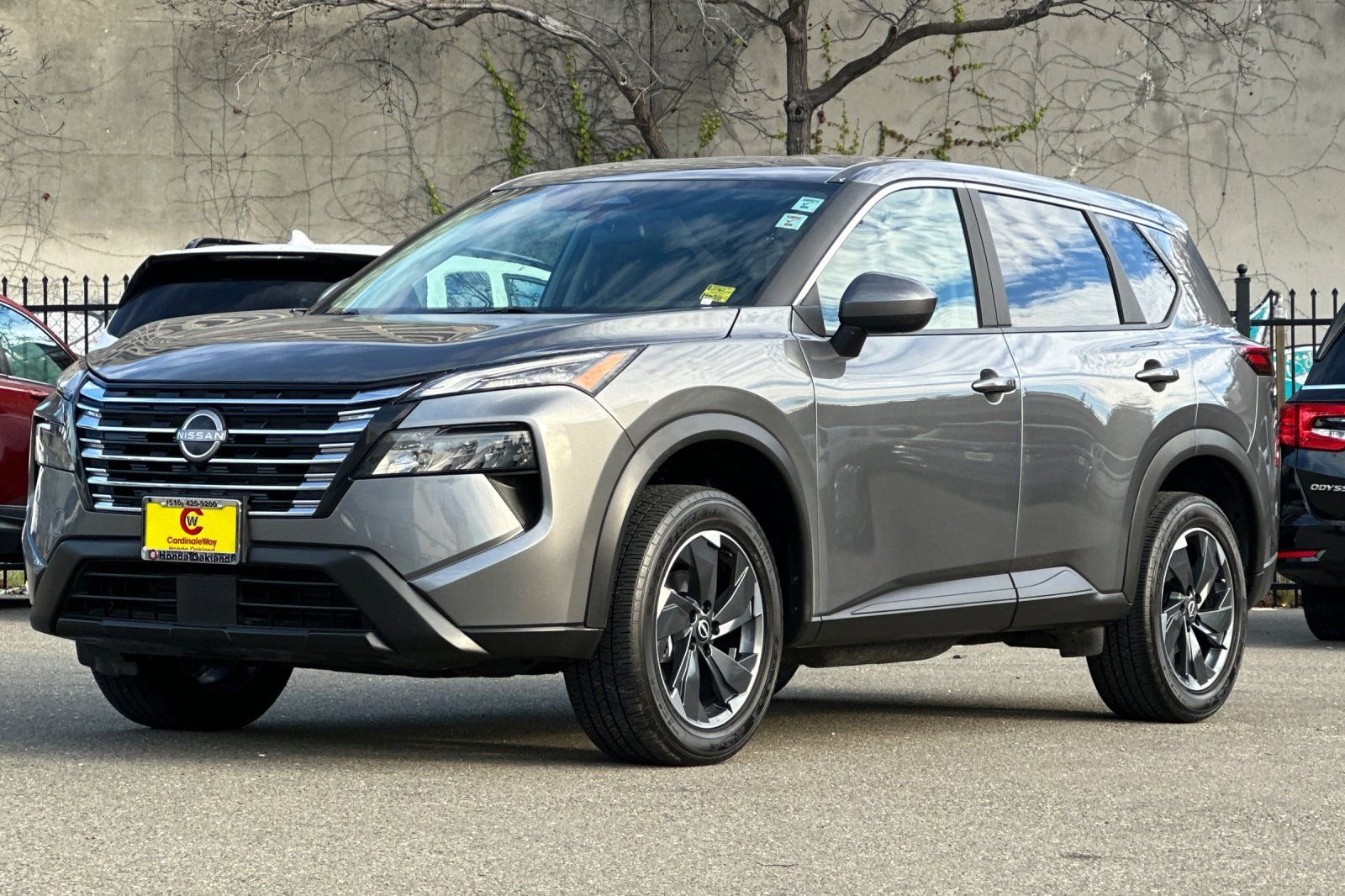 Used 2024 Nissan Rogue SV image 9