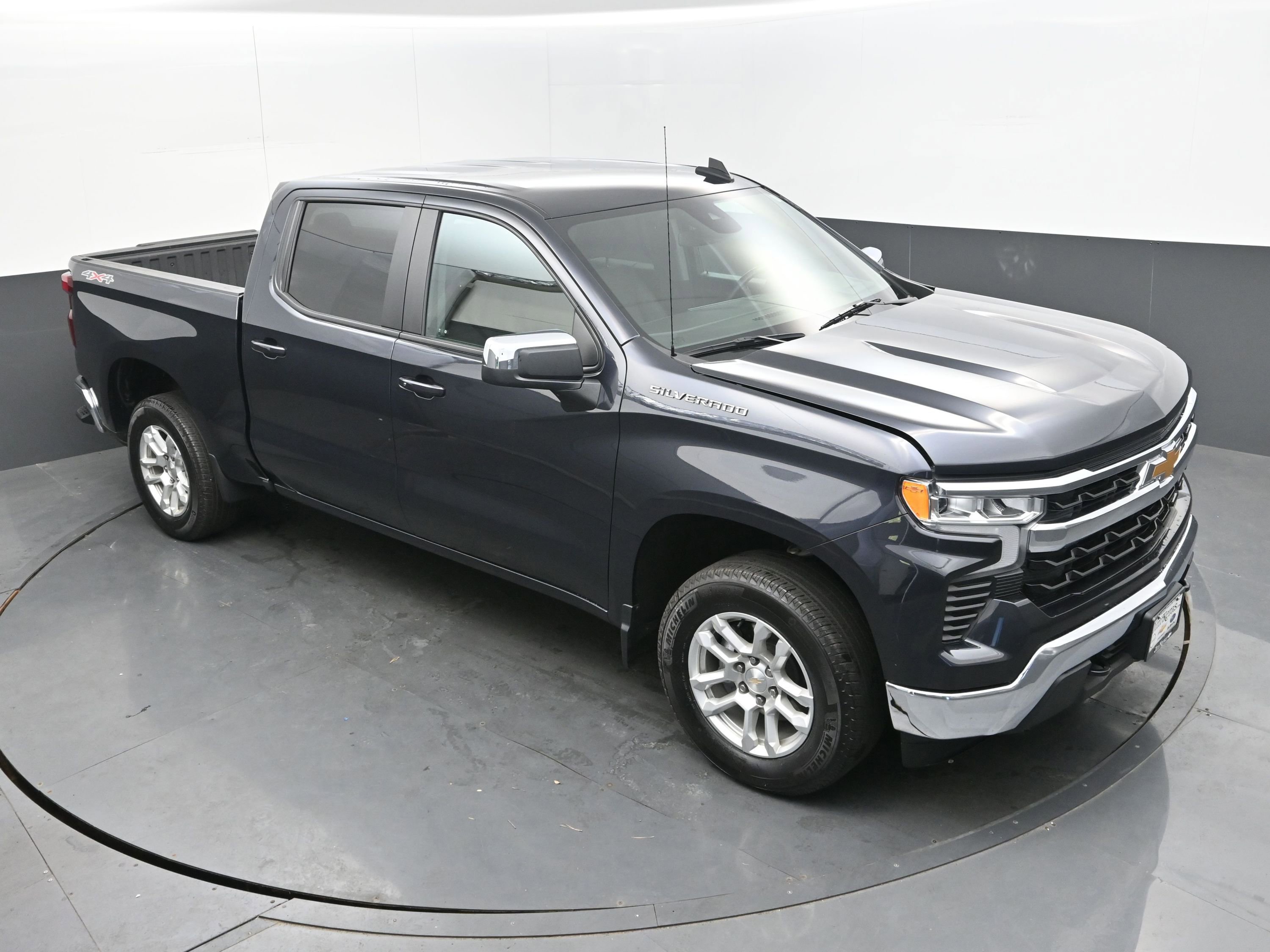 Used 2024 Chevrolet Silverado 1500 LT image 27