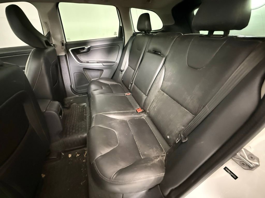 Used 2016 Volvo XC60 T6 w/ Proximity Package AWD/4WD image 13