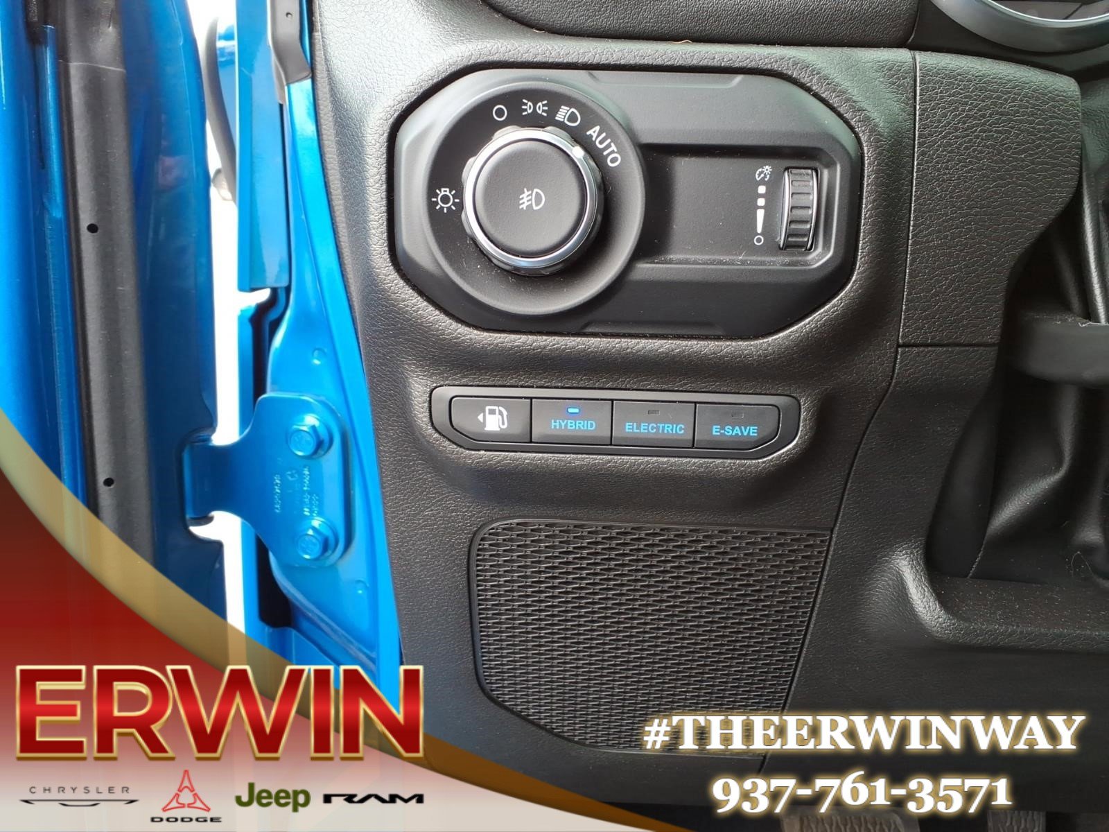 Certified 2023 Jeep Wrangler Unlimited Sahara w/ Cold Weather Group image 15