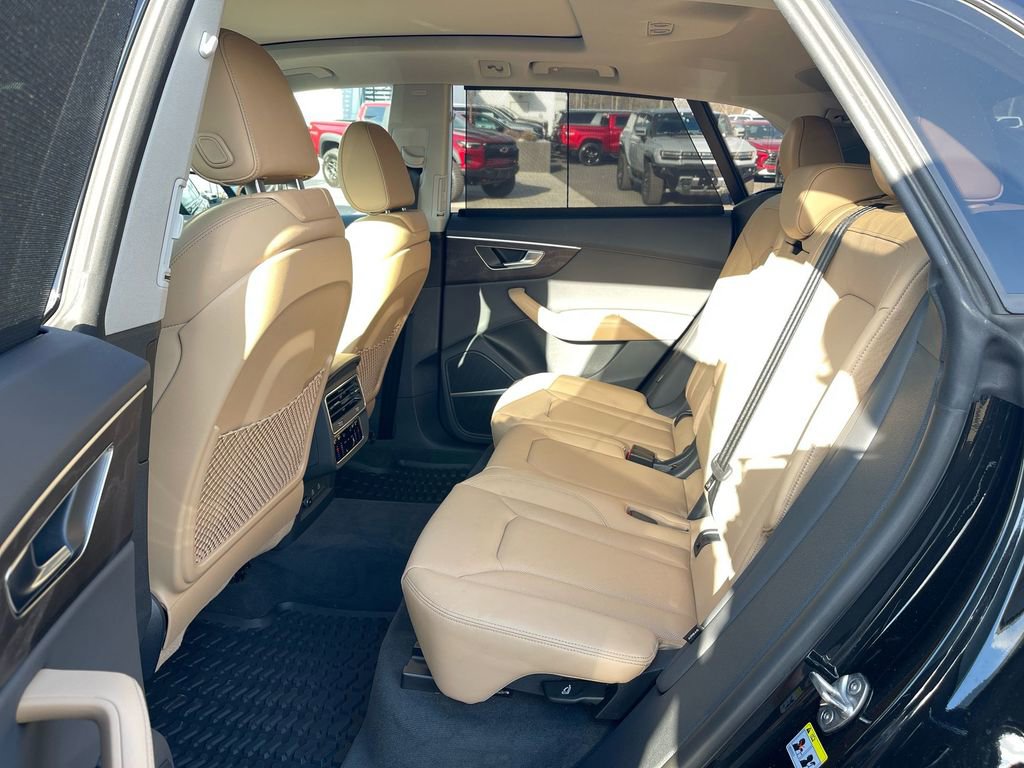 Used 2024 Audi Q8 Prestige image 13