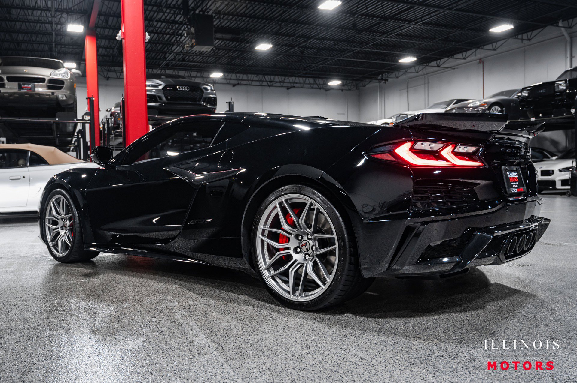 Used 2023 Chevrolet Corvette Z06 w/ Battery Protection Package RWD image 2