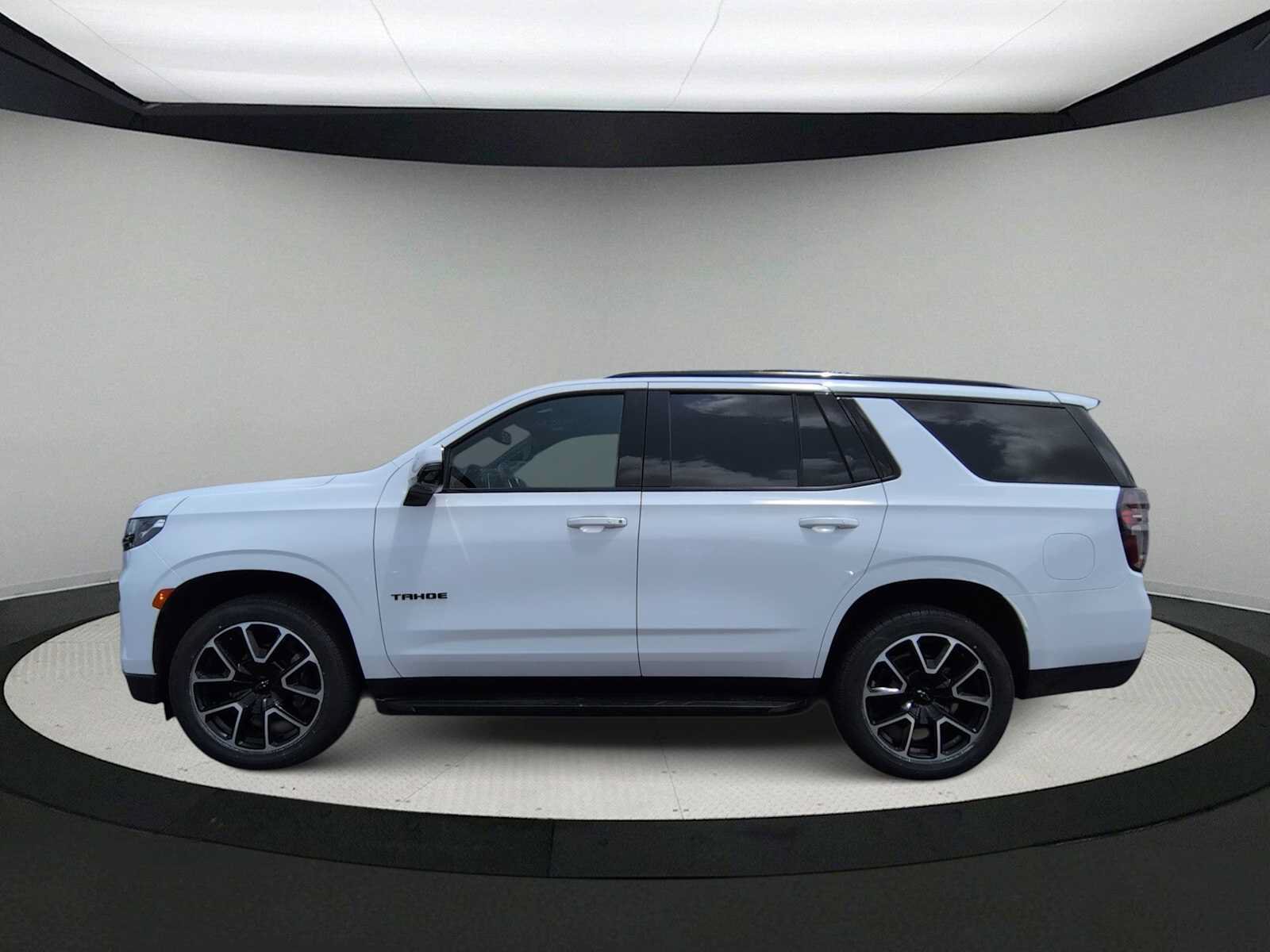 Used 2024 Chevrolet Tahoe RST w/ Luxury Package AWD/4WD image 5