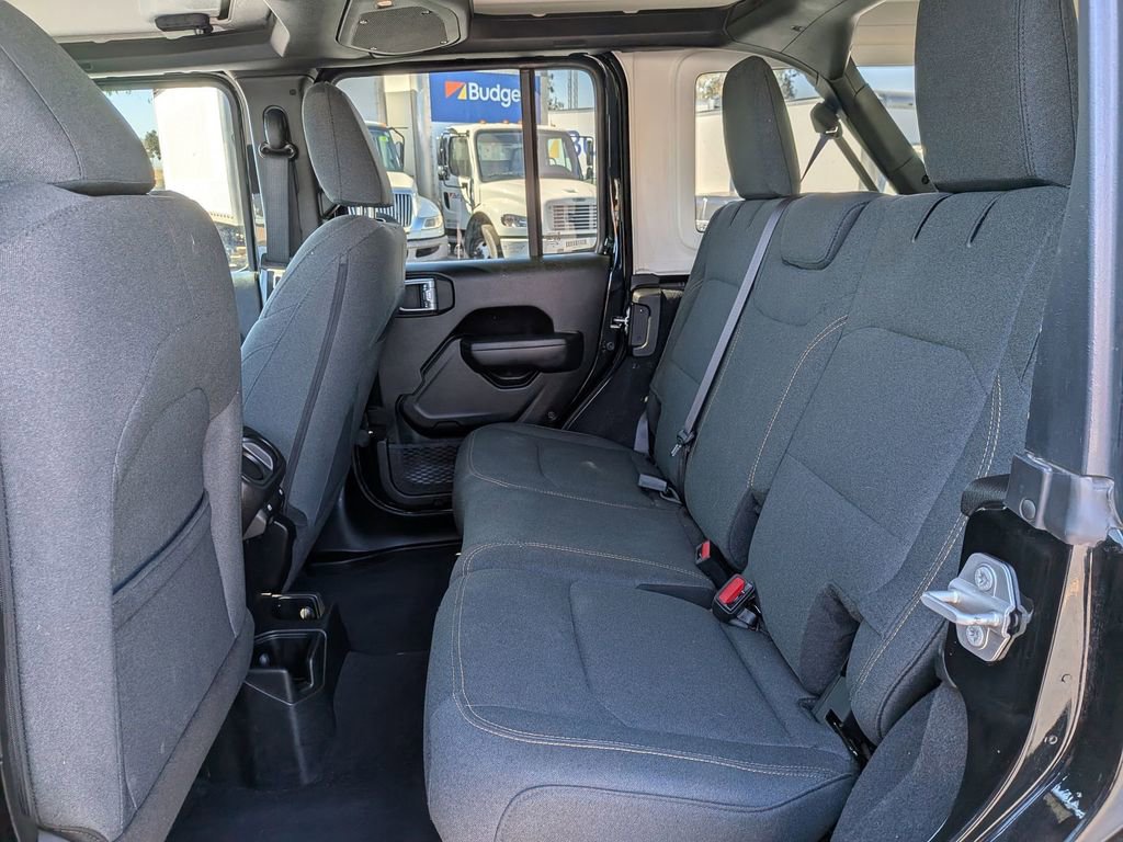 Used 2025 Jeep Wrangler Sport S image 30