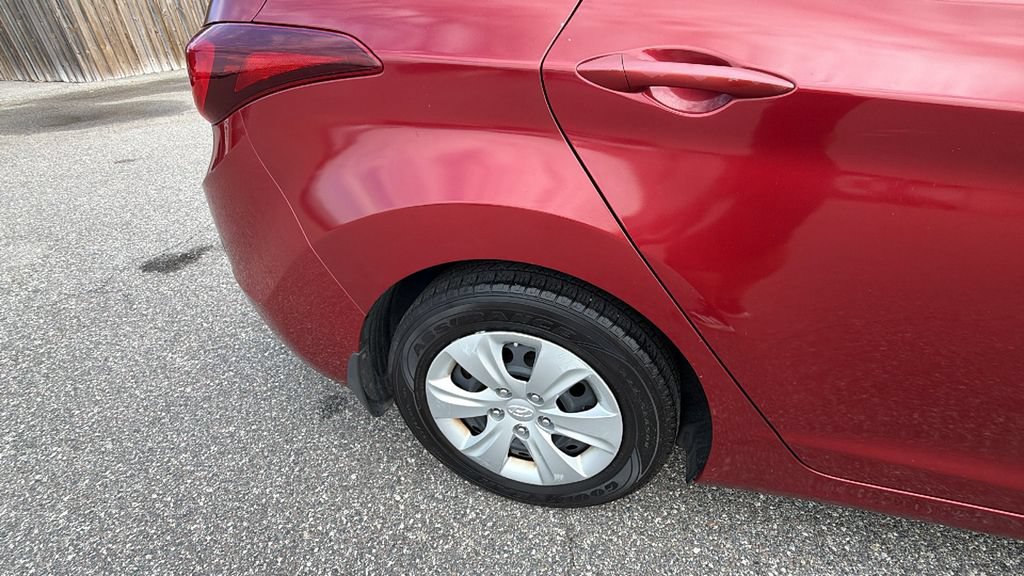 Used 2016 Hyundai Elantra SE FWD image 11