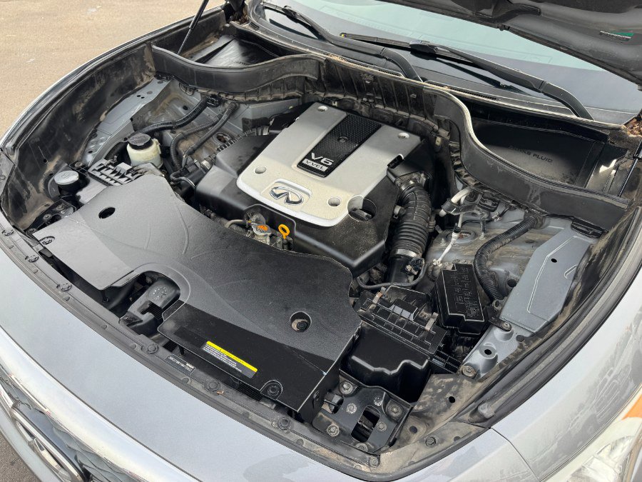 Used 2017 INFINITI QX70 AWD w/ Premium Package image 24