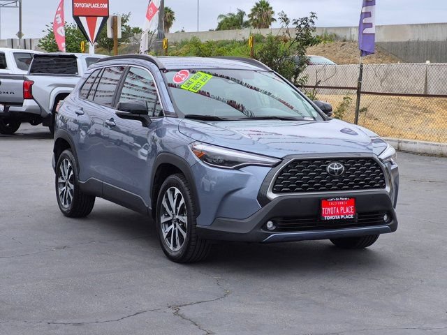 Used 2025 Toyota Corolla Cross XLE AWD/4WD image 3