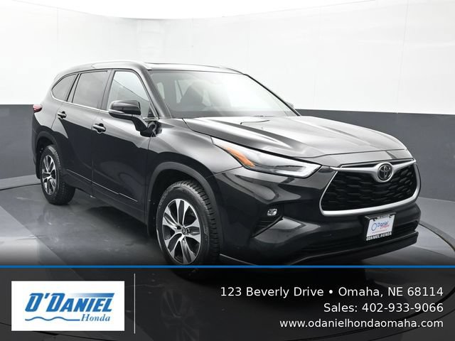 Used 2023 Toyota Highlander XLE AWD/4WD image 8