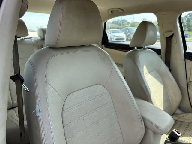 Used 2012 Volkswagen Passat 2.5 SEL FWD image 22